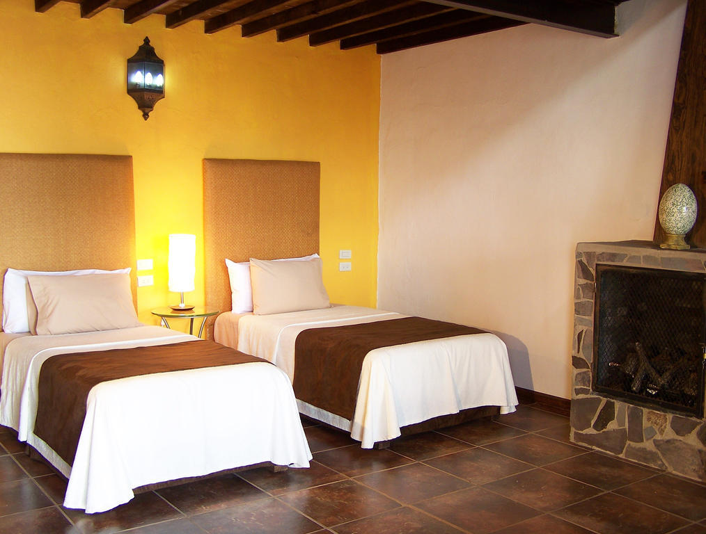 Hotel Villa Cassis Tapalpa Oda fotoğraf