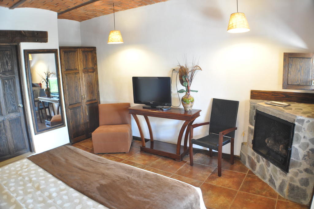 Hotel Villa Cassis Tapalpa Oda fotoğraf