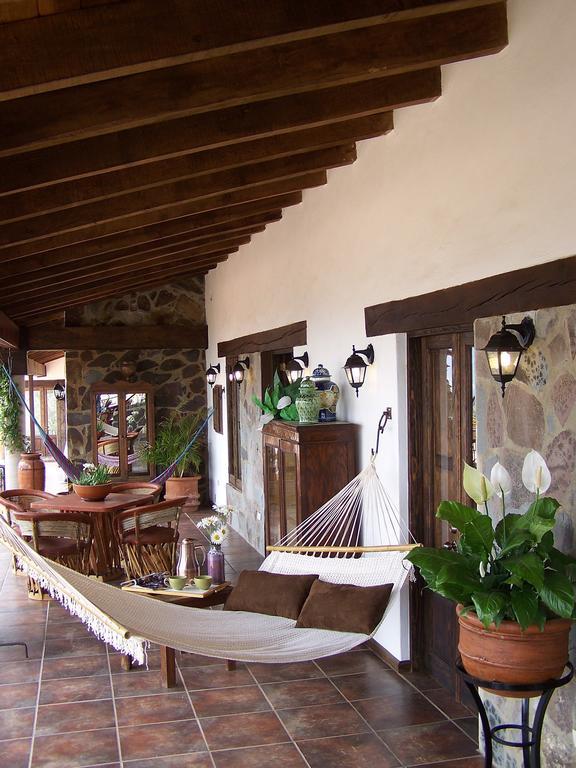 Hotel Villa Cassis Tapalpa Oda fotoğraf